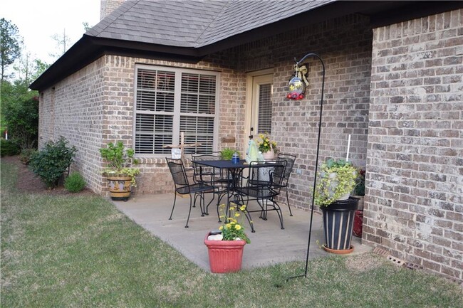 Building Photo - 983 Starr Ct