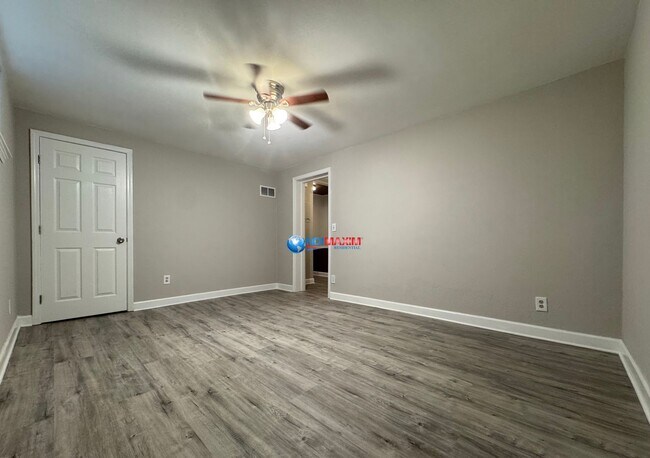 Building Photo - 430 Lindbergh Drive NE