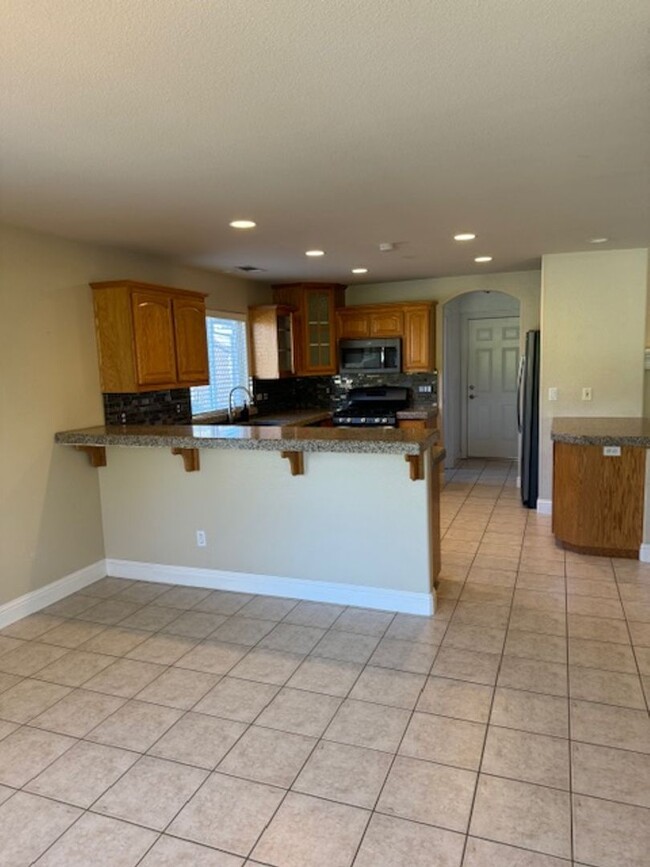 Building Photo - Beautiful 4 Bedroom in Cottonwood