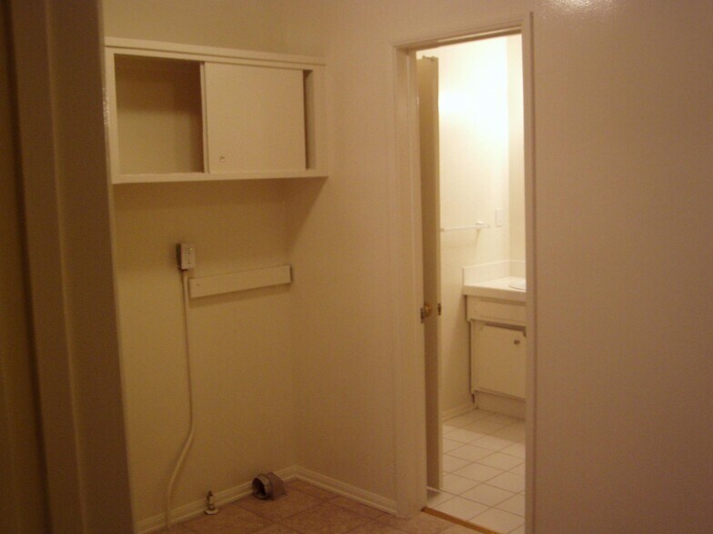 Building Photo - 8420 Casaba Ave