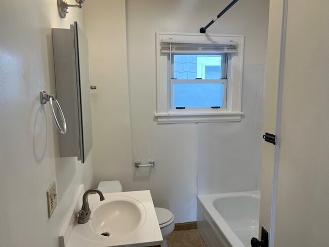 Building Photo - Cozy 2-Bedroom Bungalow on East Ave – Gara...