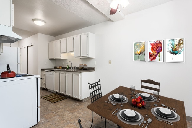 Building Photo - Indian Hills Apartments