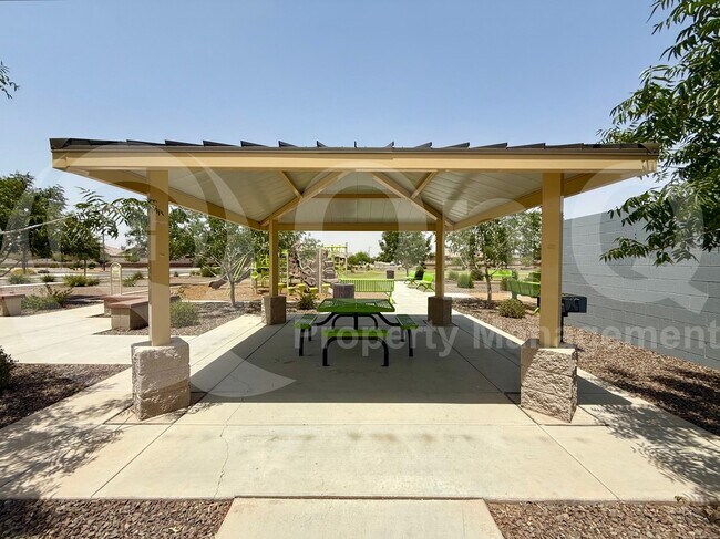 Building Photo - 16396 W Questa Dr