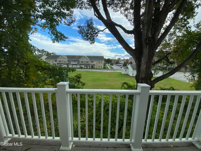 Building Photo - 2 Mellor Ln