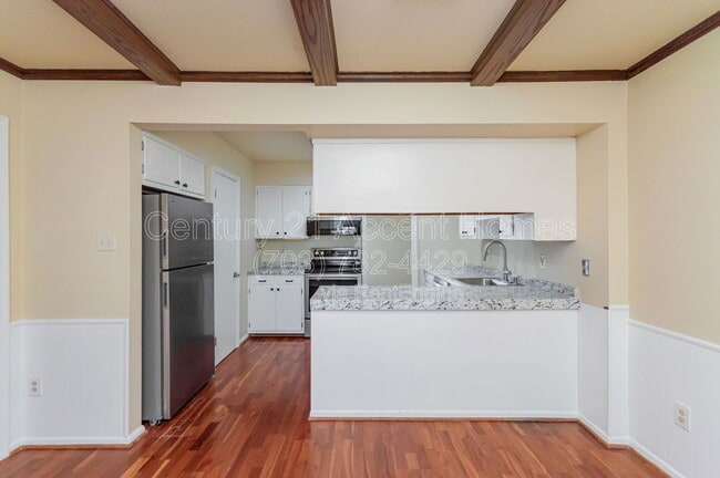 Building Photo - 14447 Cool Oak Ln