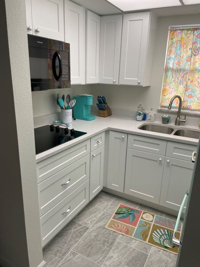 Building Photo - Venice, FL 1BD + Den/2BA Condo in Sea Villas