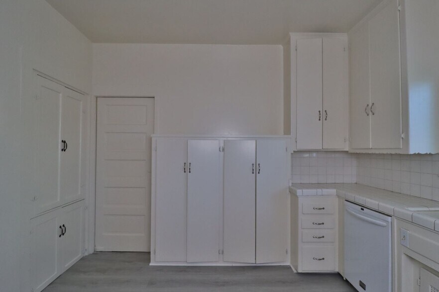 Building Photo - 341 W 124th St