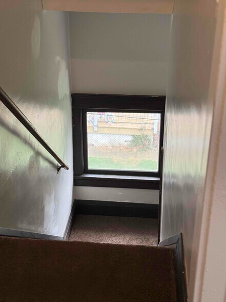 Building Photo - 505 6th St NE