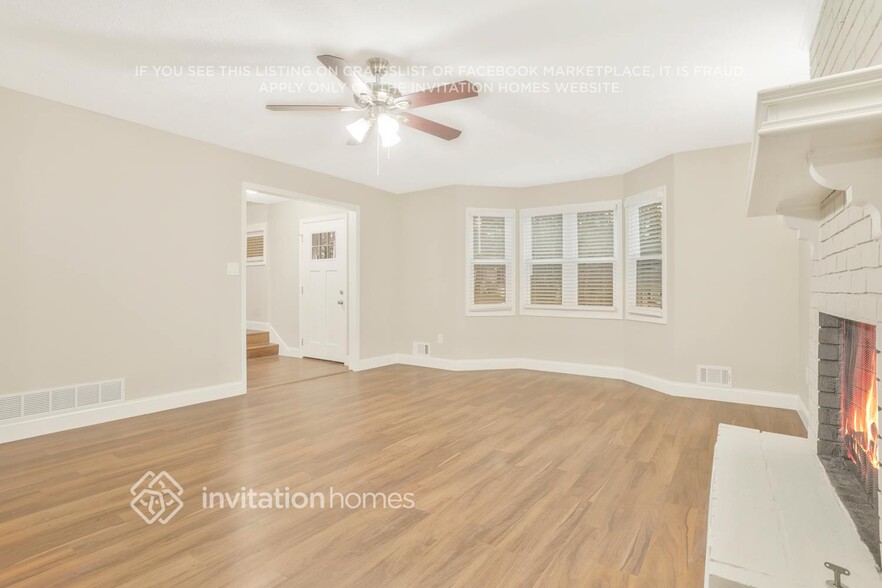 Building Photo - 2404 Hillboro Cir S W