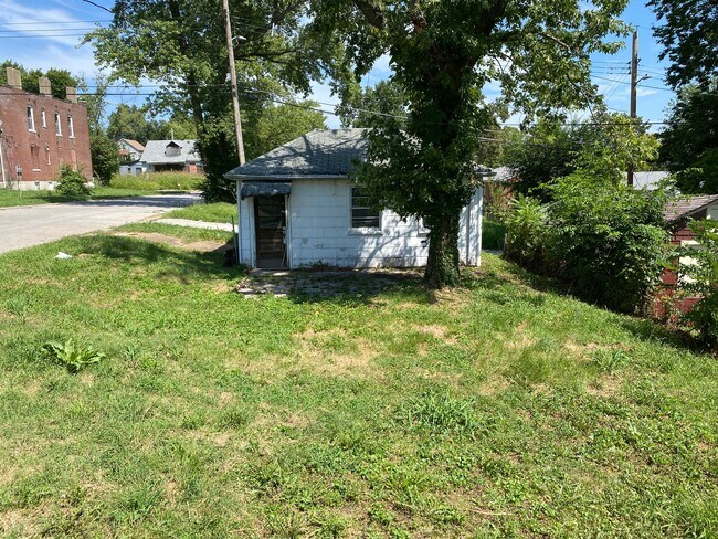 Building Photo - 835 Canaan Ave