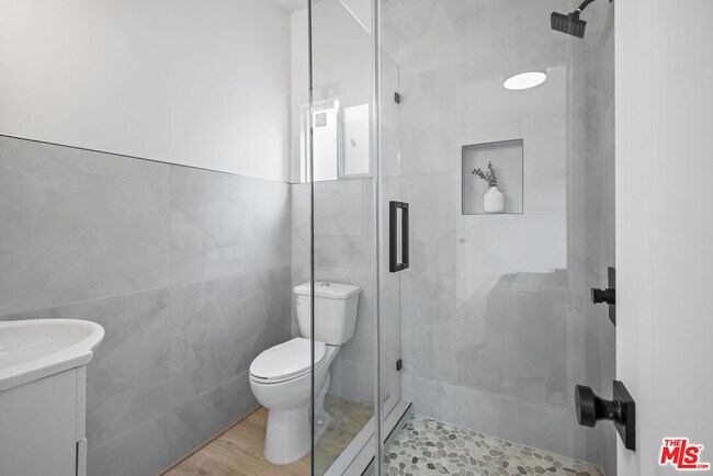 Building Photo - 3626 E 1st St