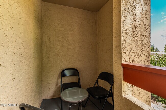 Building Photo - 3131 W Cochise Dr