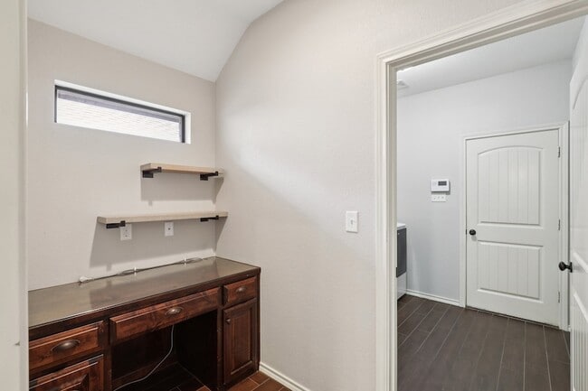 Building Photo - 7509 Bunker Ct