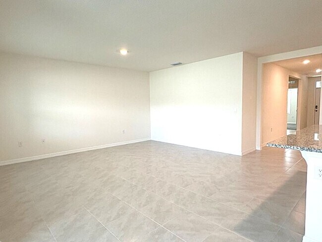 Building Photo - Beautiful Brand New Home In Ormond Beach S...