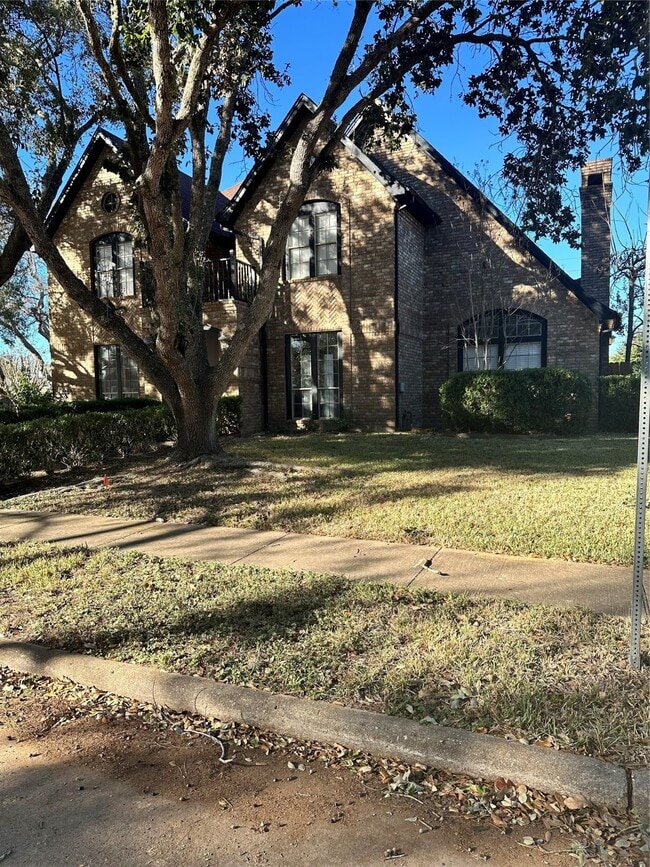 Building Photo - 2734 Plantation Wood Ln