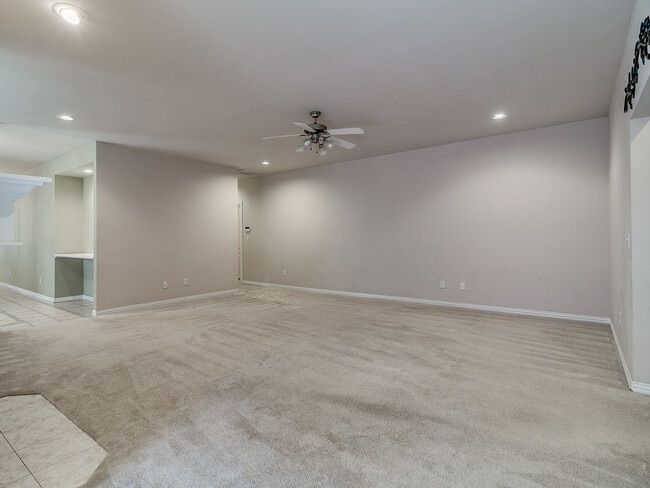 Building Photo - 2044 Sq. Ft. Home- Gated Community with a Pool/Club House-Edmond Schools- Lawn Care Included