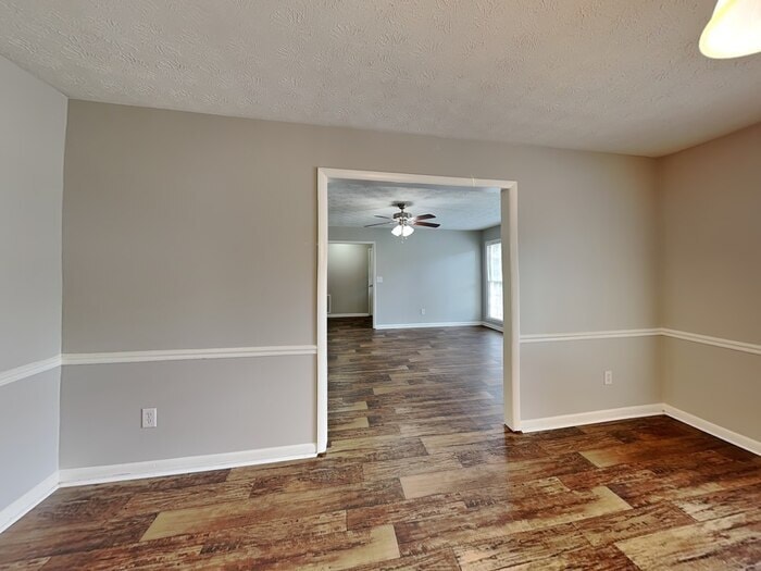 Building Photo - 3994 Pinehurst Valley Dr