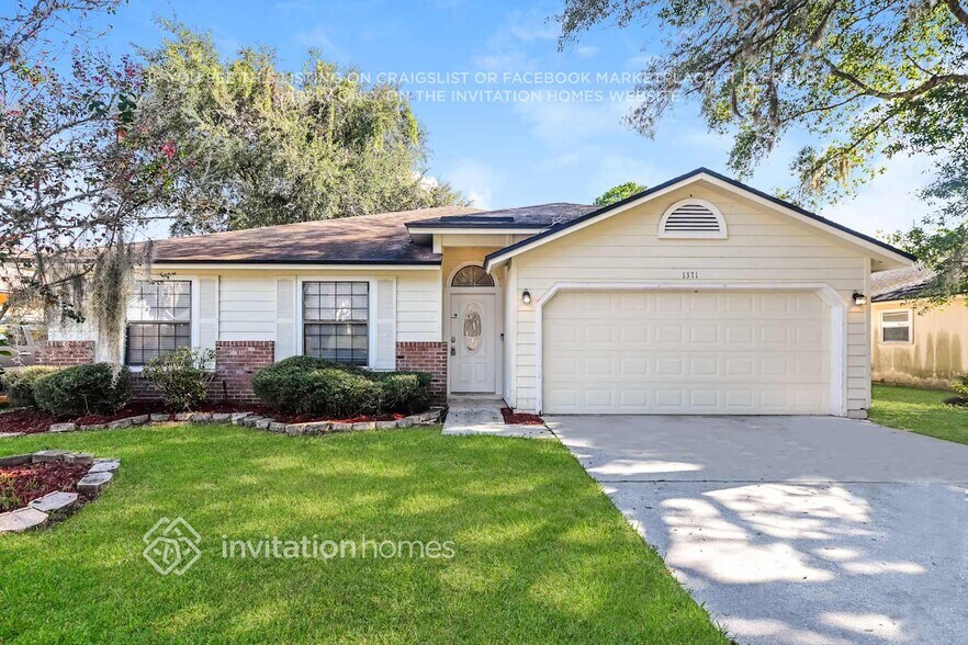 Primary Photo - 1371 High Plains Dr W