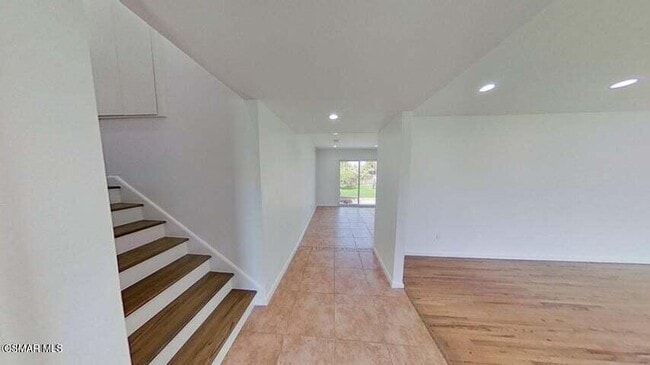 Building Photo - 845 La Grange Ave