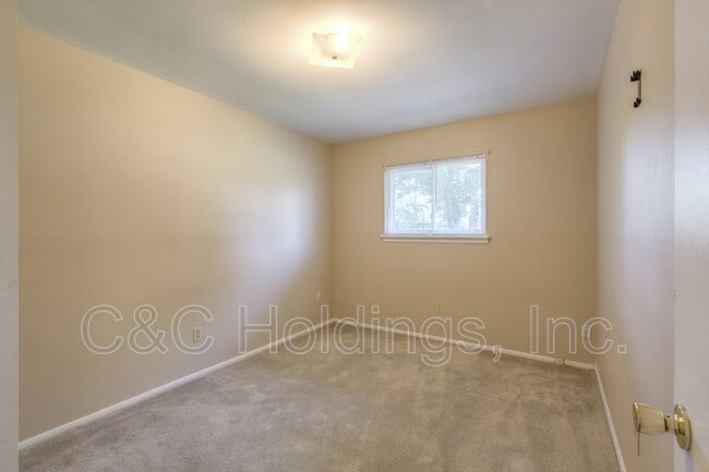 Building Photo - 119 S 200th E Ave