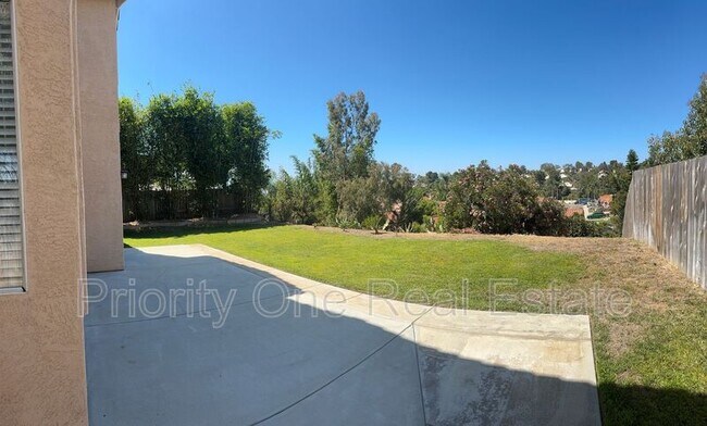 Building Photo - 560 Calle Capistrano