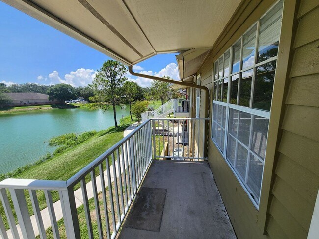 Building Photo - Water Front- 2nd Floor- 1 Bedroom 1 Bath f...