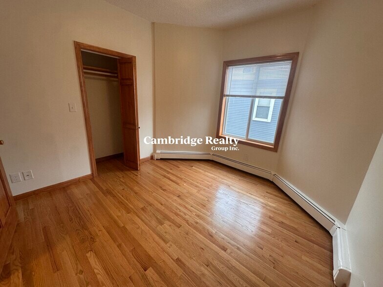 Building Photo - 255 Elm St