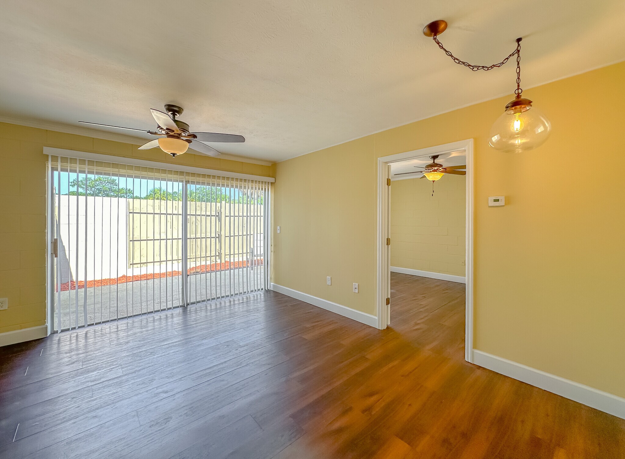 Building Photo - 2241 W Pensacola St