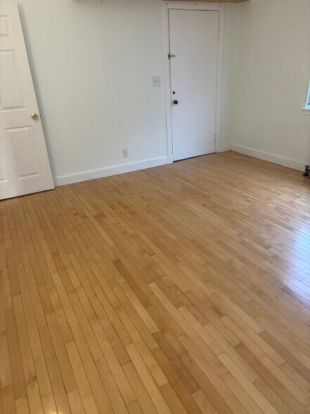 Building Photo - 103 Essex St