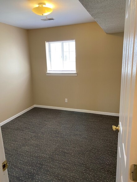 Back Bedroom - 103 Sibley Rd