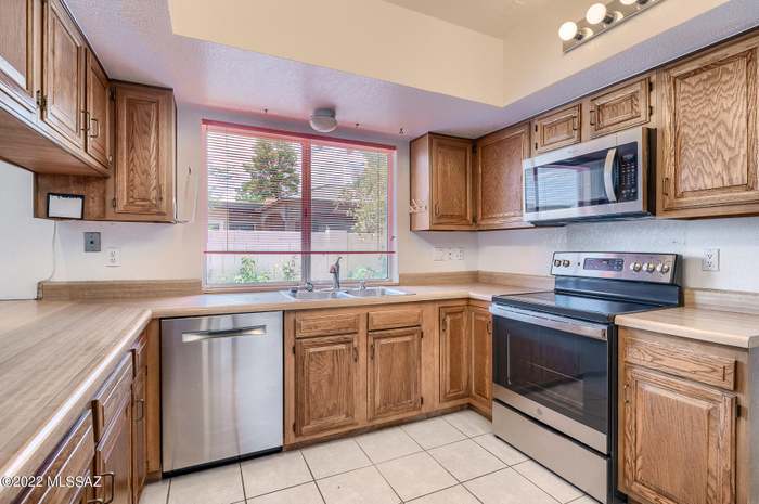 Building Photo - 7551 E La Cienega Dr