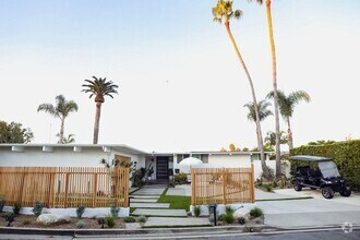 Building Photo - Great private location from this Fully ren...