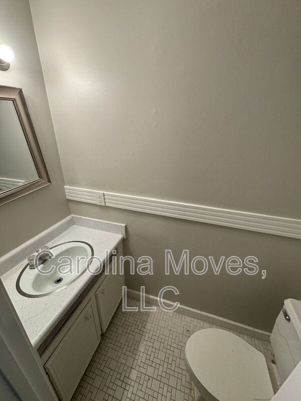 Building Photo - 160 Pine Creek Ct Ext