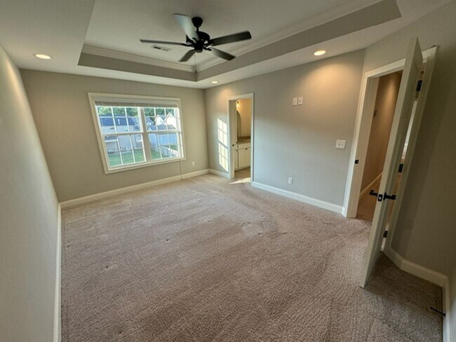 Building Photo - Knoxville 37920 - **COMING AVAILABLE August 1st** Beautiful single family home located in South K...