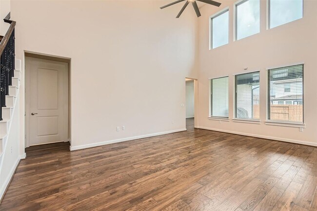Building Photo - 8313 Spire View