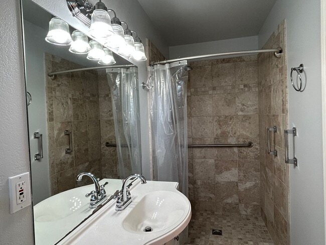 Building Photo - 120 Bessie Ln