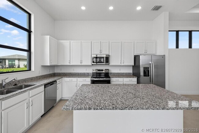 Building Photo - 7920 SW Andrea Wy