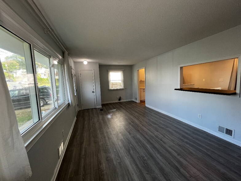 Building Photo - 4905 78th Ave