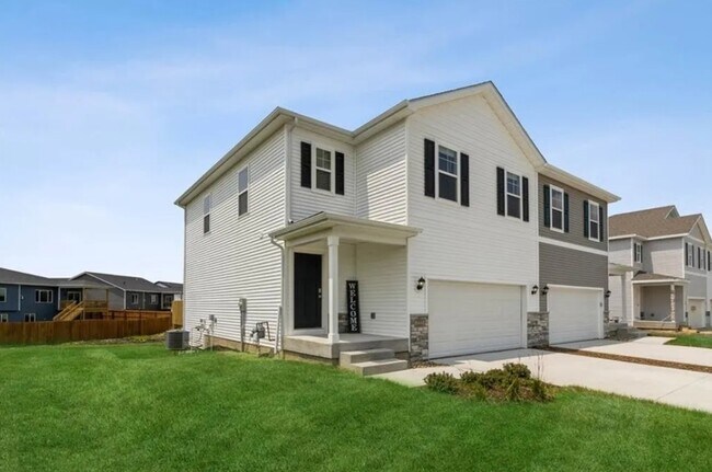 Primary Photo - 301 NW Charlestown Ln