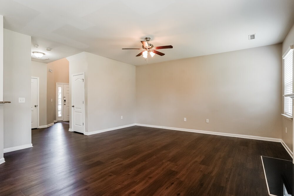 Building Photo - 1335 Lombar St