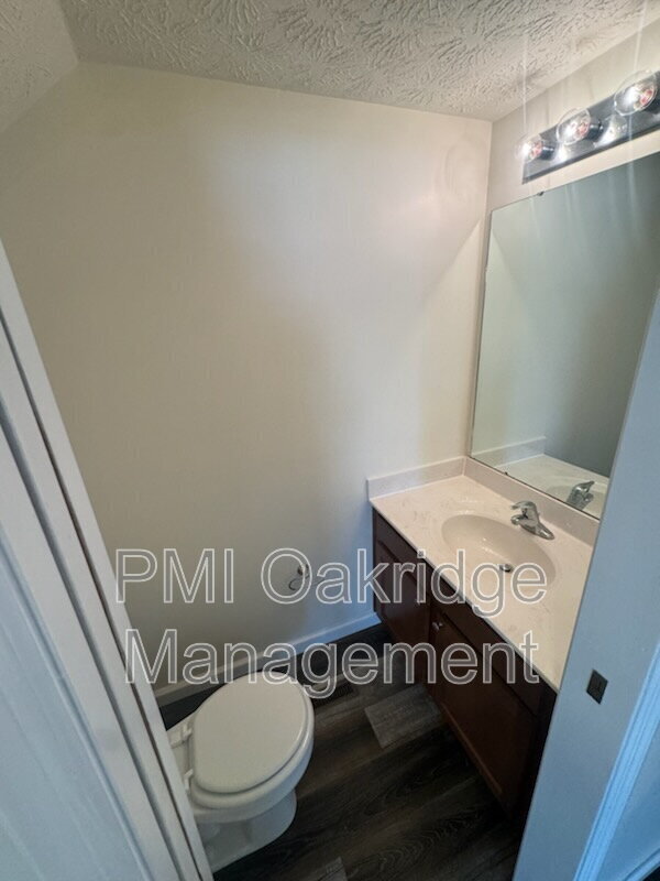 Building Photo - 130 Heather Rd