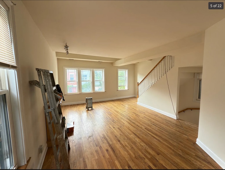 Primary Photo - 1720 W Beach Ave