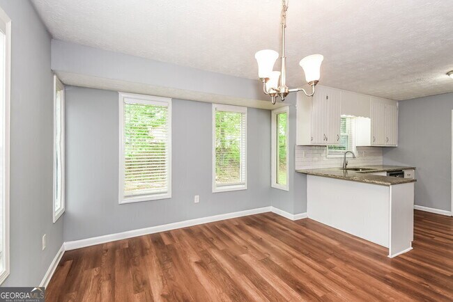 Building Photo - 6513 Mitchell Ln SW