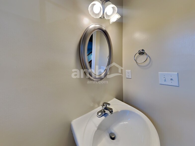 Building Photo - 1628 Antebellum Dr