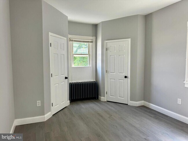 Building Photo - 2128 W 65th Ave