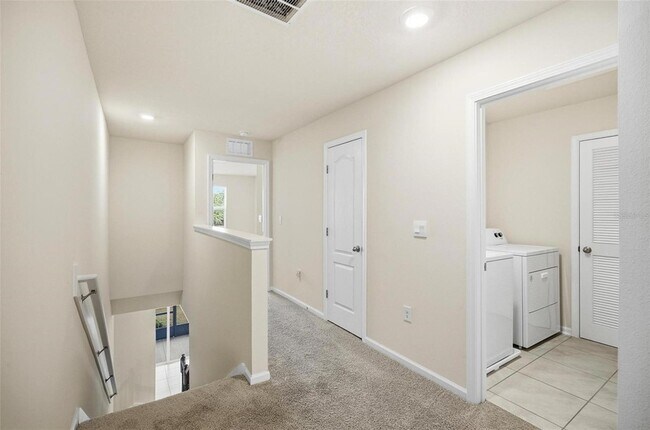 Building Photo - 165 Redbud Rd
