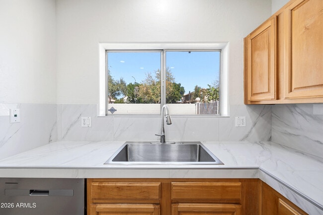 Building Photo - 9054 W Custer Ln