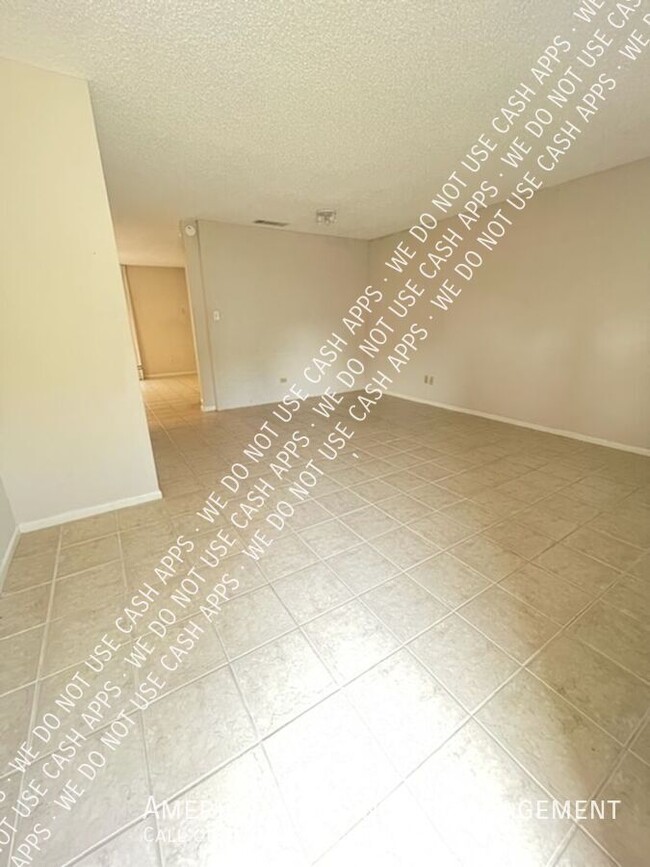 Building Photo - COMING SOON! Spacious 2/1.5 Town Home in B...