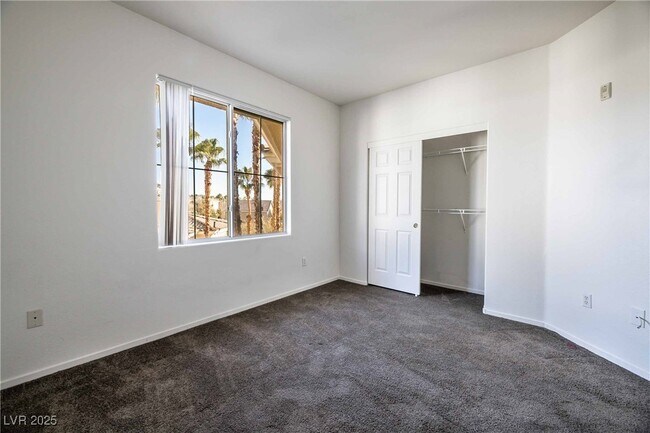 Building Photo - 7135 S Durango Dr