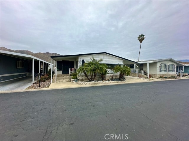 Building Photo - 2230 Lake Park Dr